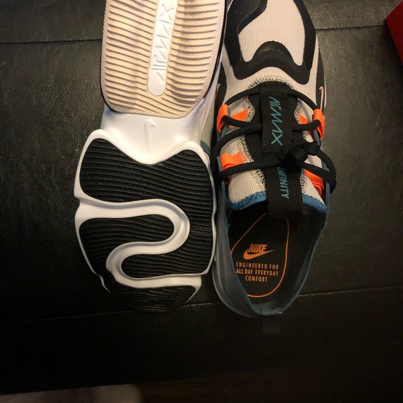 Air Max Infinity - Picture 3 of 6